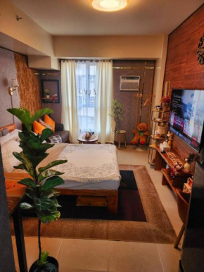 Modern Rustic Unit in front of Mall and near NAIA Terminal